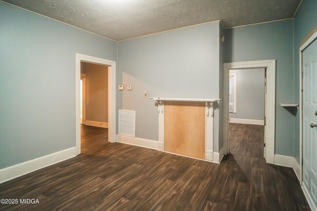 Building Photo - 3440 Brookdale Ave