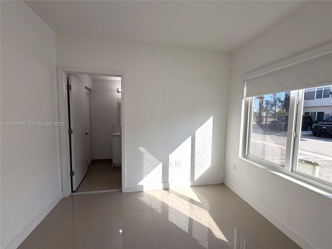 Building Photo - 25823 SW 145th Ave