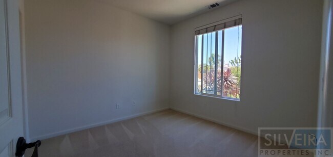 Building Photo - 1715 Bilbao Dr