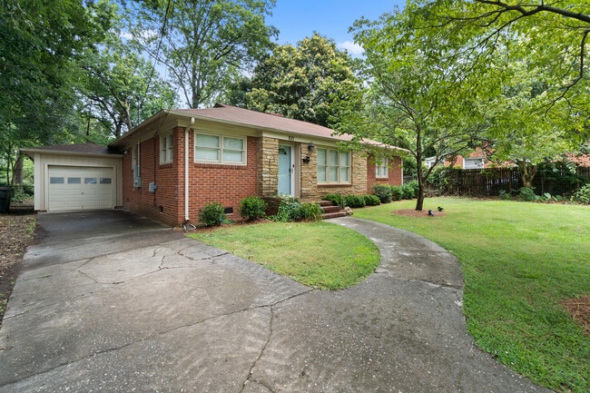 Building Photo - 821 Mohigan St