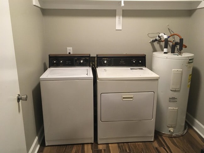 Building Photo - 443 Cactus St