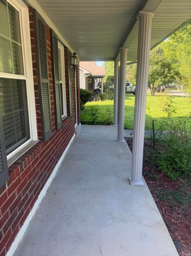 Building Photo - 837 Ridgebrook Rd