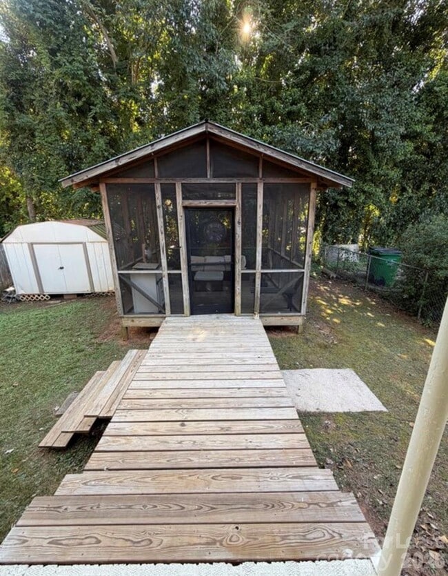 Building Photo - 4201 University Dr