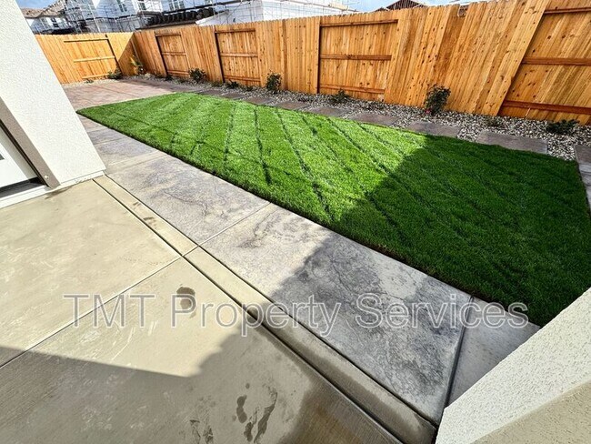 Building Photo - 10315 Marama Wy