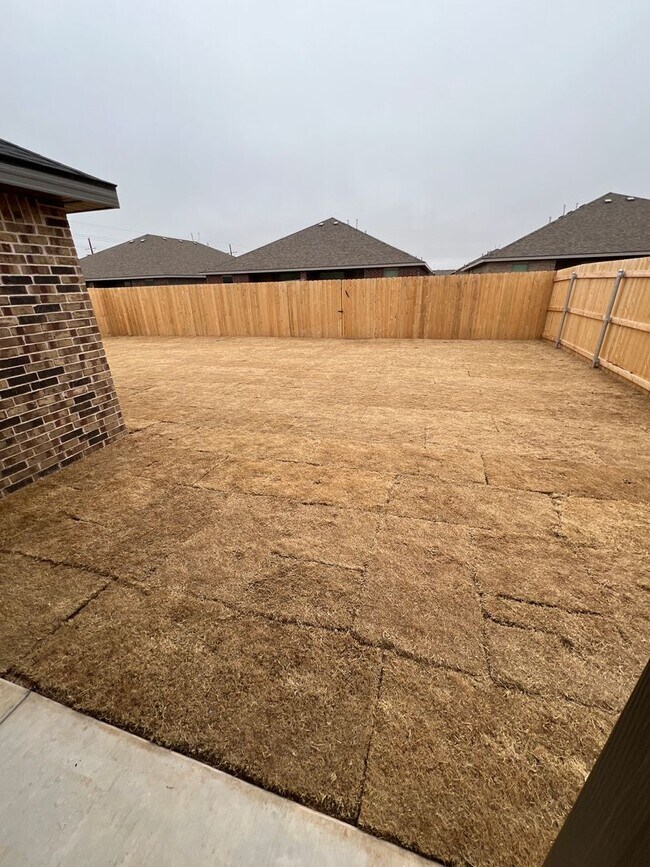 Building Photo - Available Starting in March! 3/2/2 in Bell Farms!