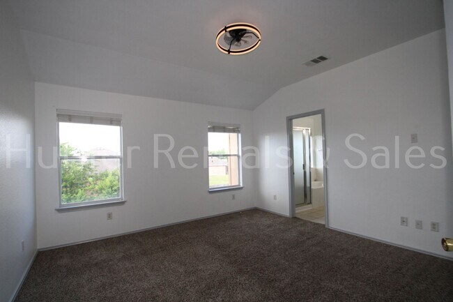 Building Photo - 4910 Donegal Bay Ct