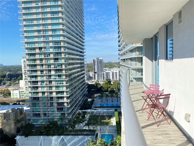 Building Photo - 1100 S Miami Ave
