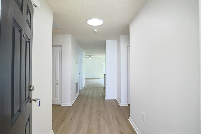 Building Photo - 56 Green Palm Ct