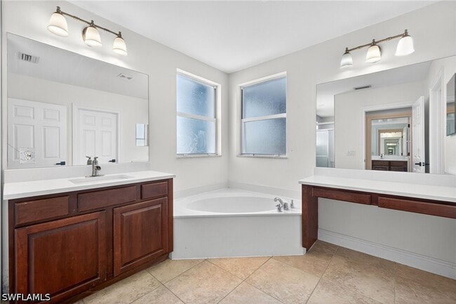 Building Photo - 9734 Silvercreek Ct