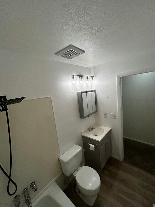 Building Photo - 1206 Harris Ave