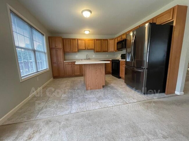 Building Photo - 1355 Mohr Cir