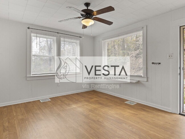 Building Photo - 118 Pine Hill Dr