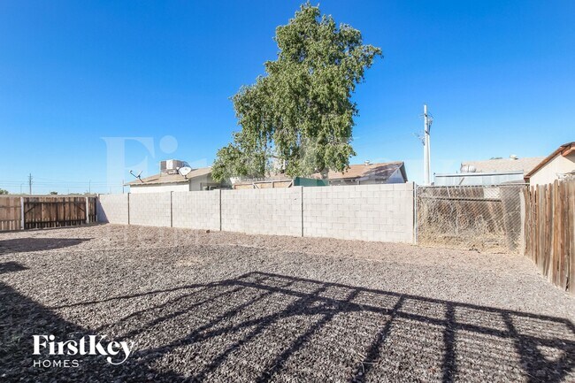 Building Photo - 3502 E Greenway Ln