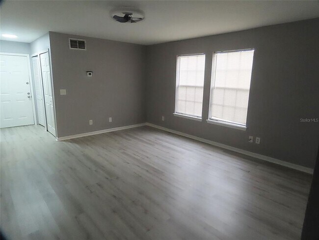 Building Photo - 5986 Westgate Dr