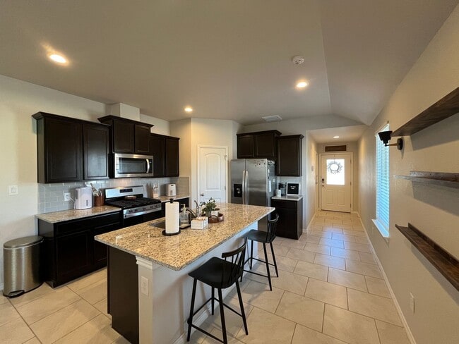 Building Photo - RANCHO VISTA CORNER LOT HOME! DOG FRIENDLY
