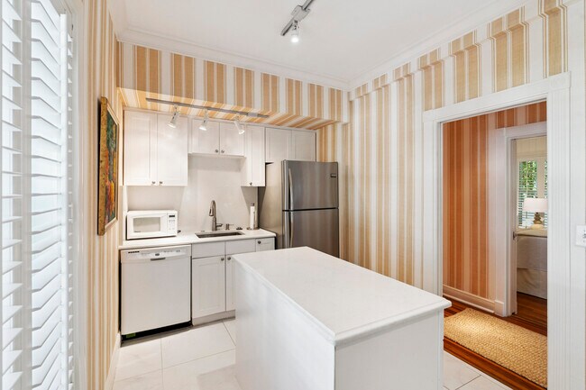 Building Photo - 151 S County Rd