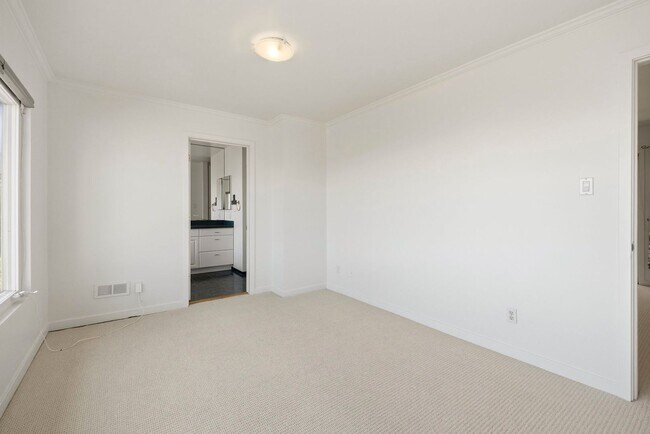 Building Photo - 45 Graystone Terrace