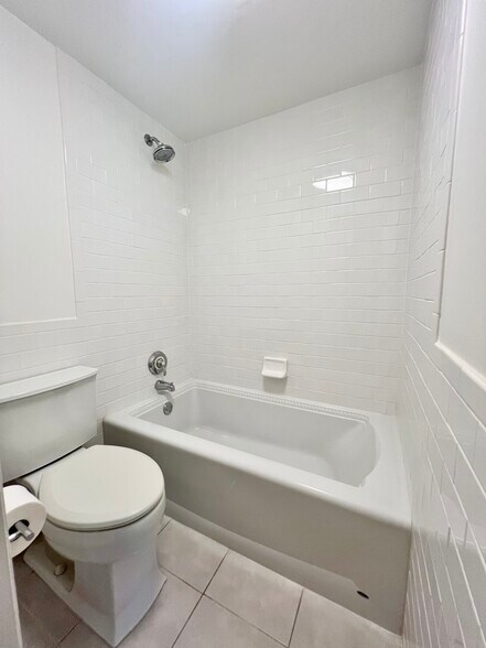 Building Photo - 11518 Landing Pl