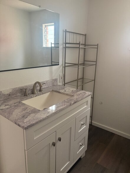 Building Photo - 26302 Lake Forest Dr