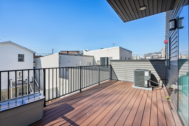 Building Photo - 431 Palisade Ave