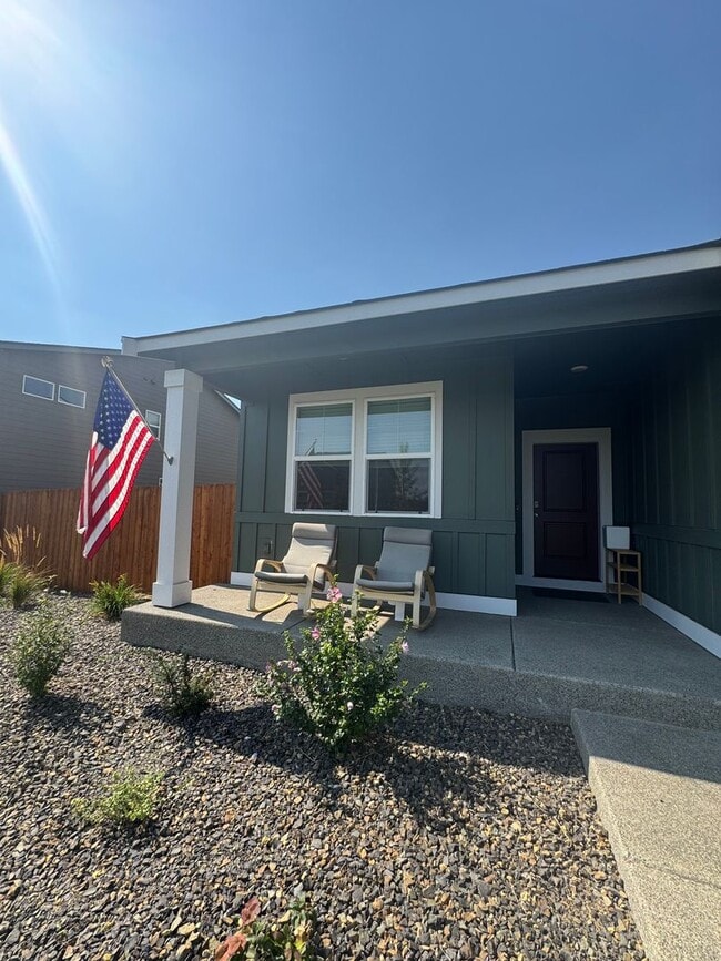 Building Photo - Immaculate Single-Story in the Ridgeview Neighborhood