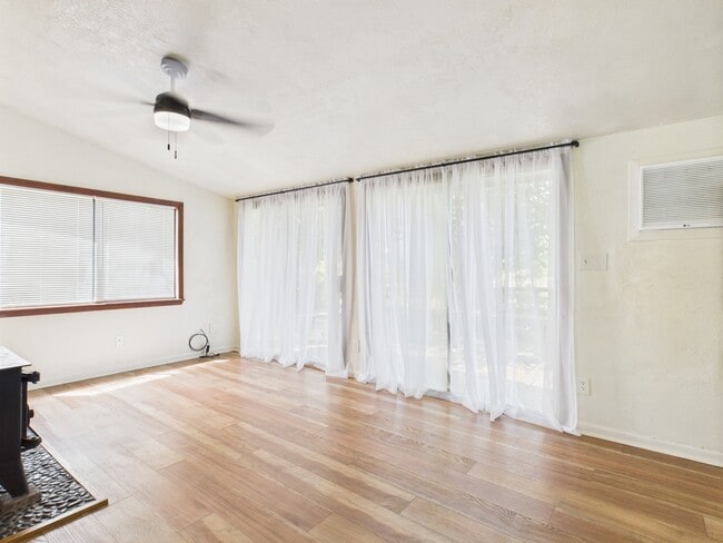 Building Photo - 7070 Tabor Rd