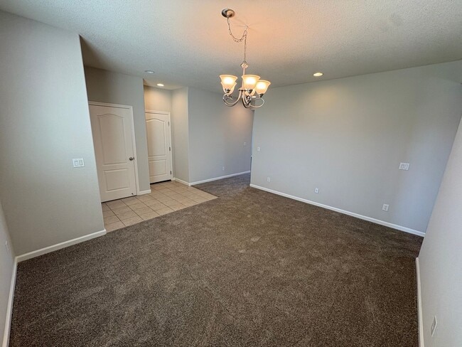 Building Photo - 1332 Tuolumne Way