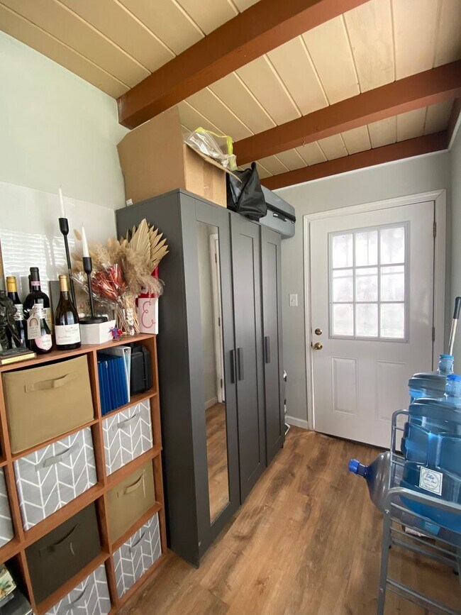 Building Photo - Gorgeous, Spacious 3 bed / 1 bath located near Encanto, San Diego!