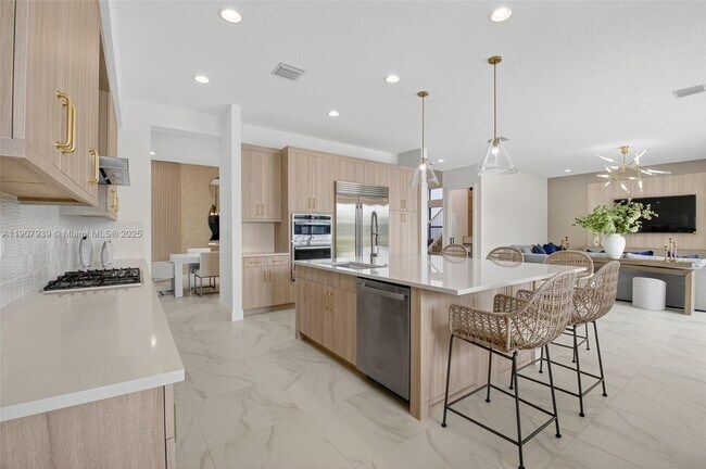 Building Photo - 8356 Royal County Down Rd