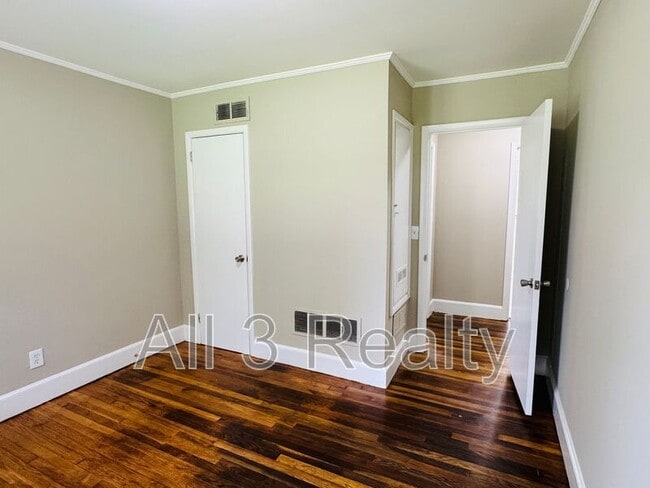 Building Photo - 957 Parkwood Ct