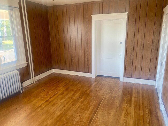 Building Photo - 138 N 9th St