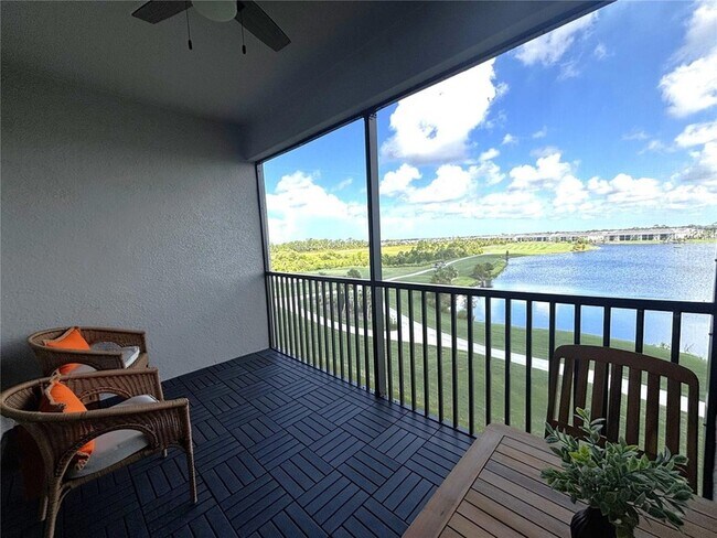 Building Photo - 12140 Wellen Golf St