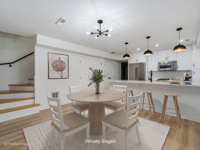 Building Photo - 842 N Wolcott Ave