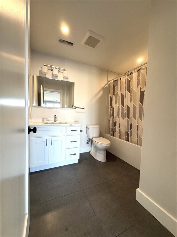 Building Photo - 39 Rich St