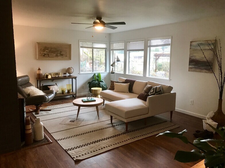 Living room. - 8038 N Wayland Ave