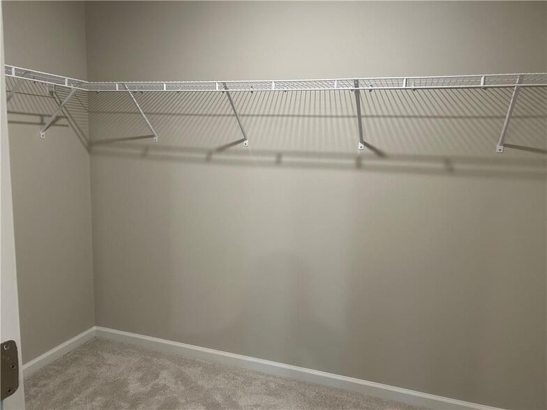 Building Photo - 205 Ridge Valley Dr