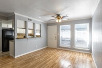 2BR, 1.5BA - 950SF - Living Room - Treehouse Apartments