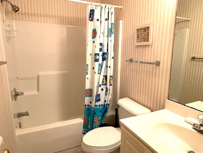 Building Photo - Four-month rental - Furnished Two Bedroom Condo at Eastport on Waterway!