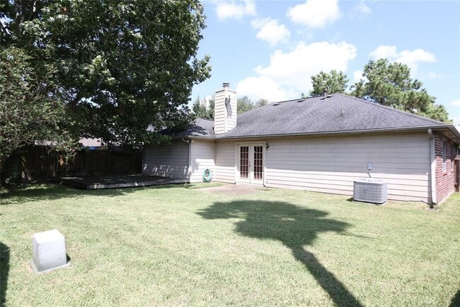 Building Photo - 10811 Burkes Garden Dr