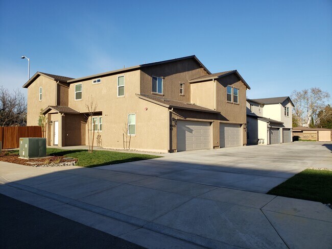 Building Photo - 6490 Riverway Ln