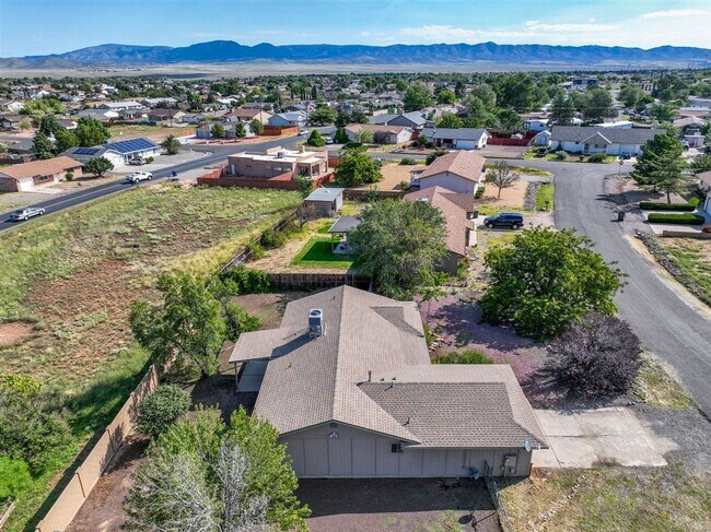 Building Photo - 3 bedroom, 2 bathroom home in Prescott Valley