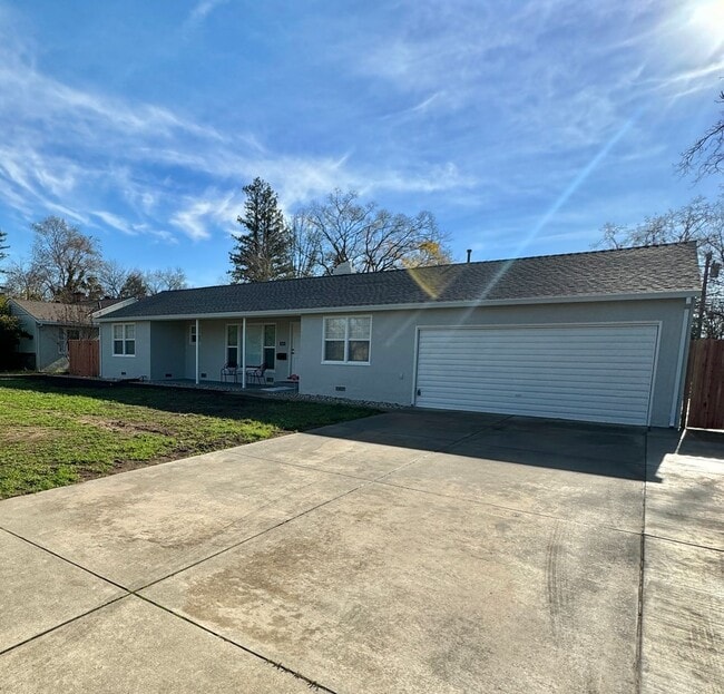 Building Photo - Remodeled 3BD/1BA Single-Family Home – Mov...