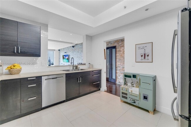 Building Photo - 3340 NE 190th St