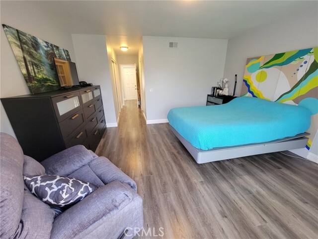 Building Photo - 15375 Manzanita Dr