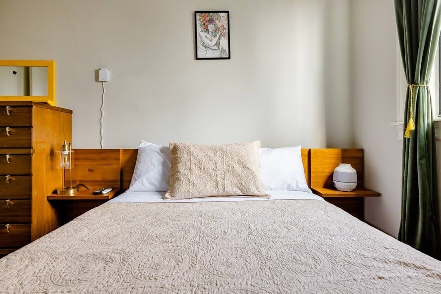 Premium Luxury Furnishings Available for a Fee - 504 Maple St