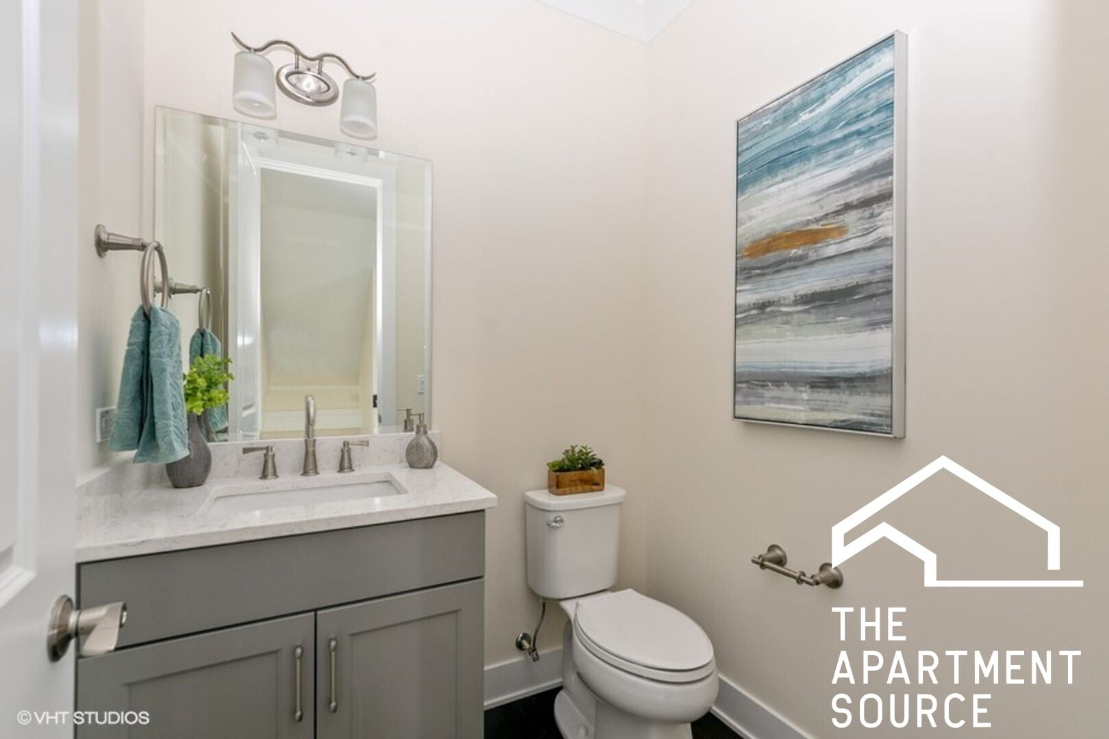 Building Photo - 664 Elm St