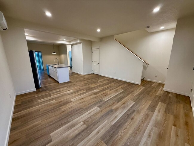 Building Photo - 1817 Spokane