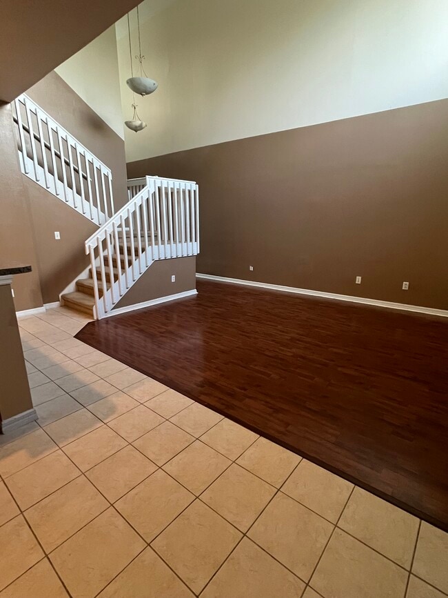 Building Photo - 10043 Moorshire Cir