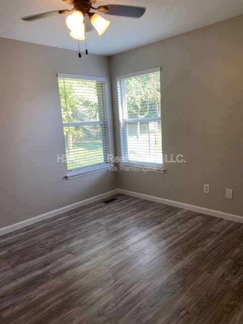 Building Photo - 2852 Fairway Dr