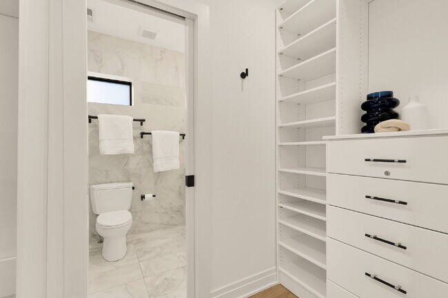 Building Photo - Modern Luxury in the Heart of Logan Circle